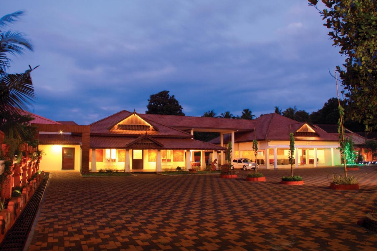 Clay House Hotel Thrissur Bagian luar foto