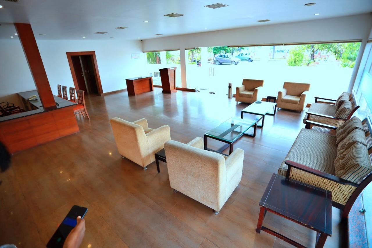 Clay House Hotel Thrissur Bagian luar foto