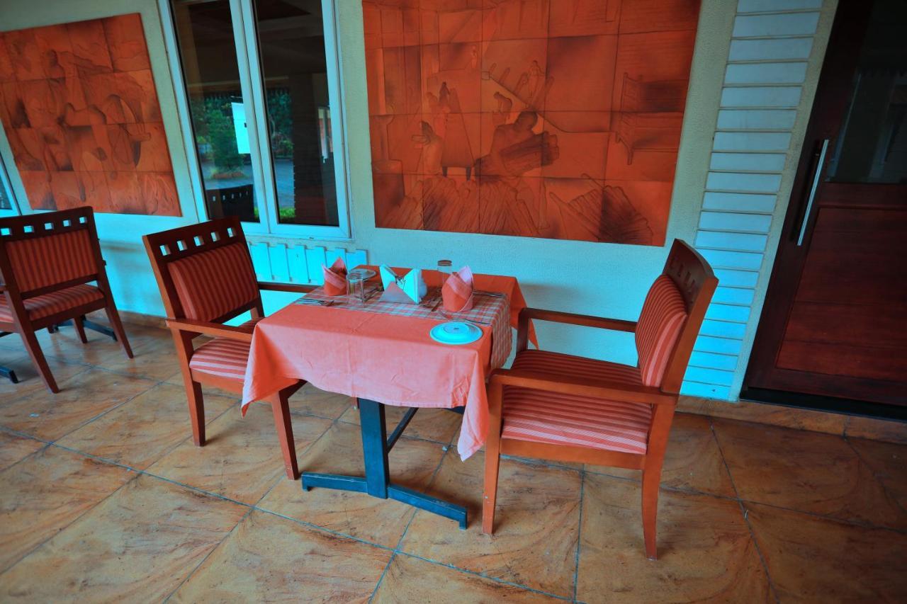 Clay House Hotel Thrissur Bagian luar foto