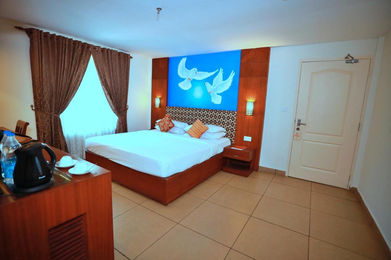 Clay House Hotel Thrissur Bagian luar foto