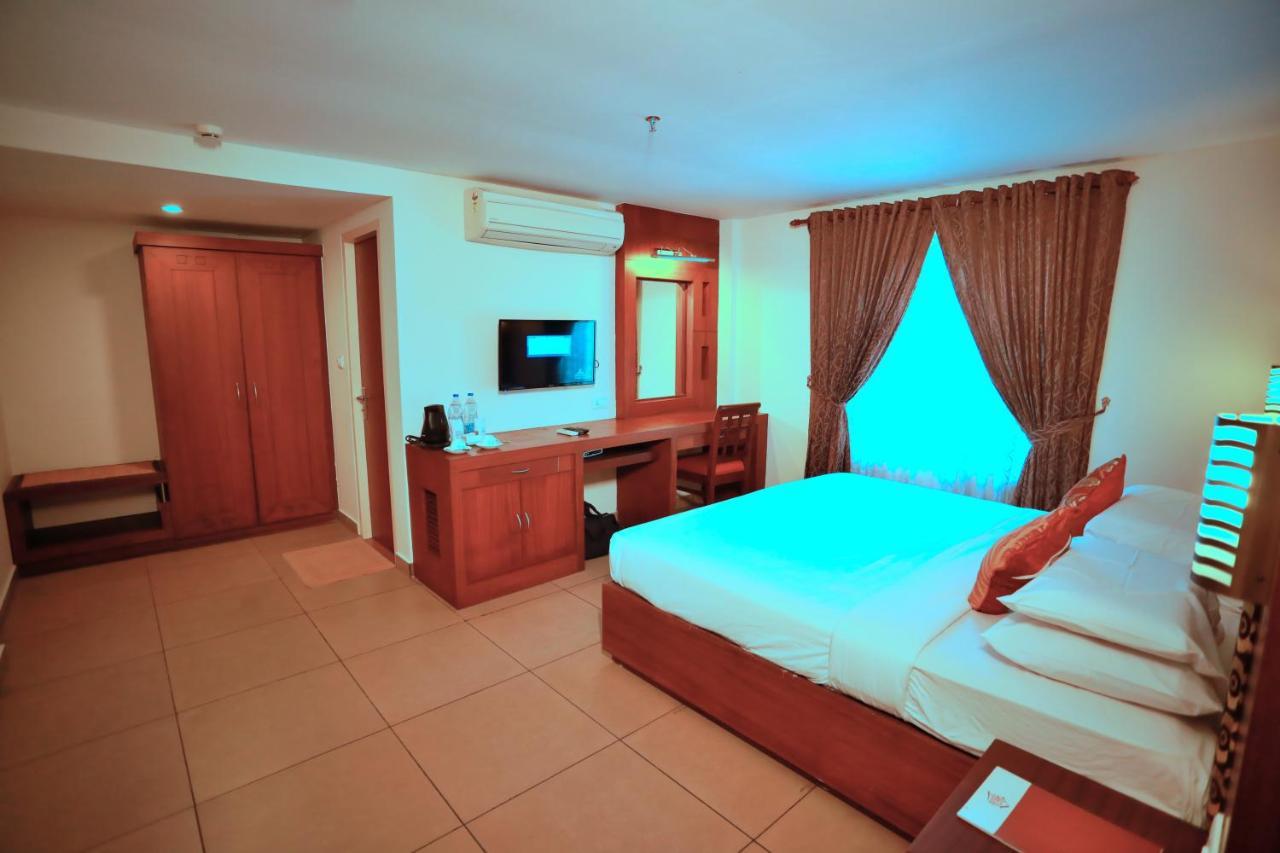 Clay House Hotel Thrissur Bagian luar foto