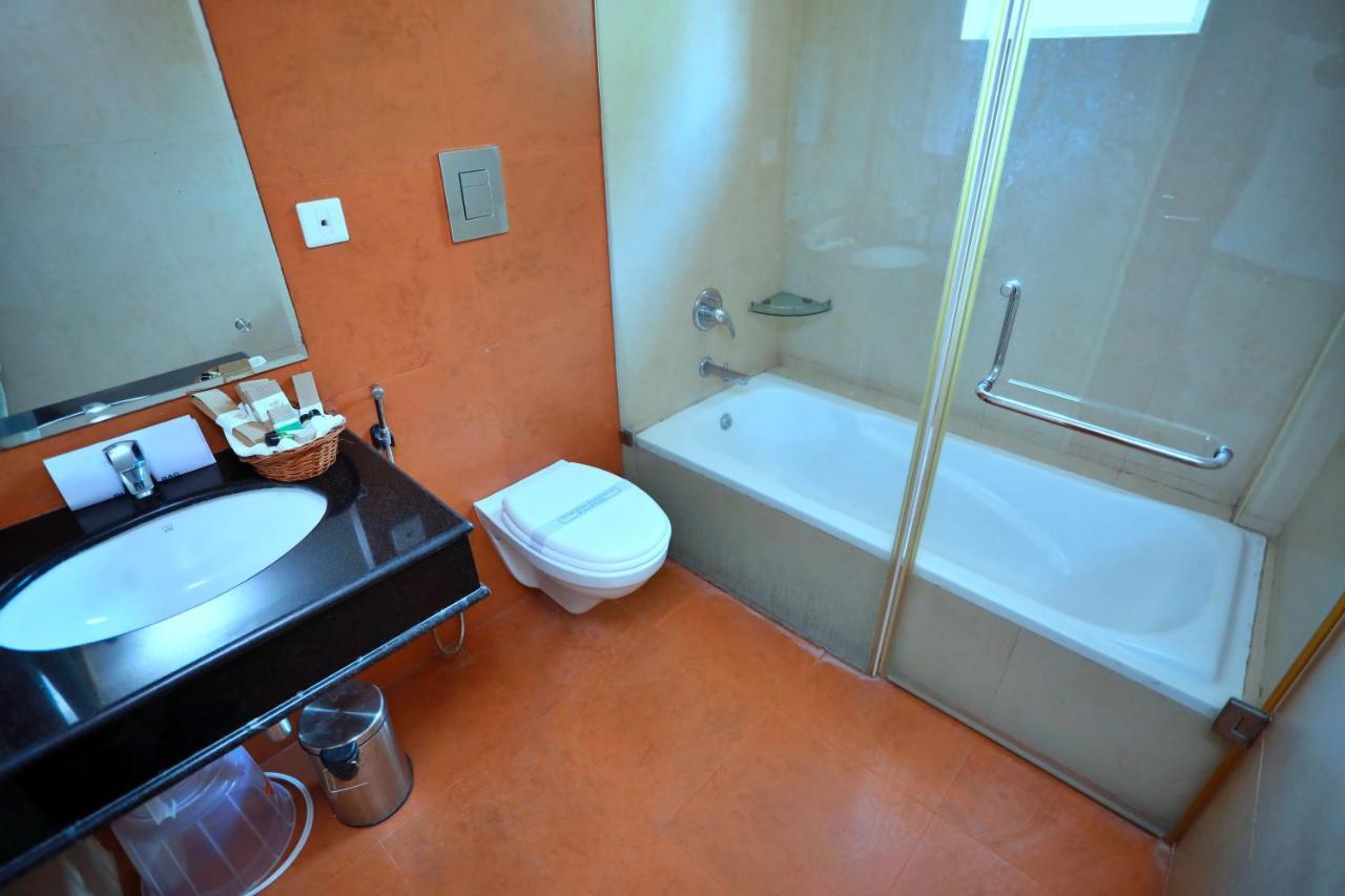 Clay House Hotel Thrissur Bagian luar foto